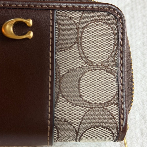 Coach Brown and Cream Card Holder - Picture 7 of 12